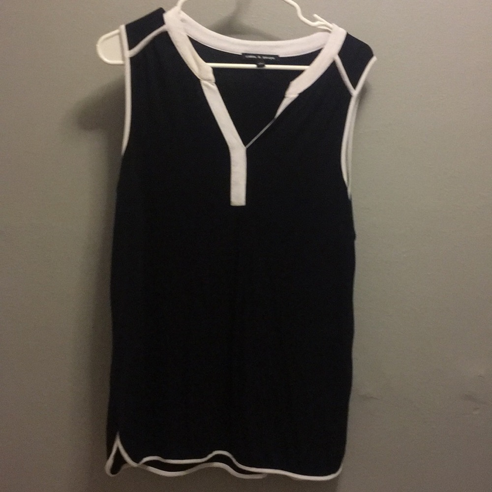Sleeveless shirt